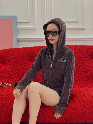 SPORTY & RICH X JUICY COUTURE - Juicy Script Velour Zip Hoodie in Chocolate