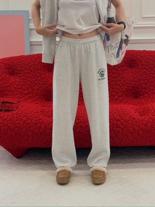 Sporty & Rich - California Emblem Soft Sweatpant in Gray