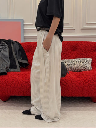 THE MANNEI - Pants in White