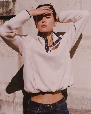 SPORTY & RICH - NY Crest Polar Sweatshirt in Cream