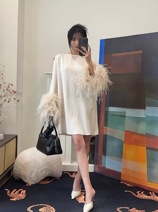 LAPOINTE - SATIN SHIFT DRESS WITH FEATHERS / CREAM