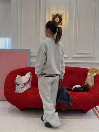 SPORTY & RICH X JUICY COUTURE - Juicy Emblem Crewneck in Heather Gray