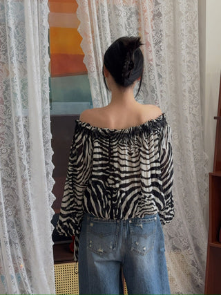 BLUMARINE - Chiffon Top with Lace-Detailed Ruffles in Black & White