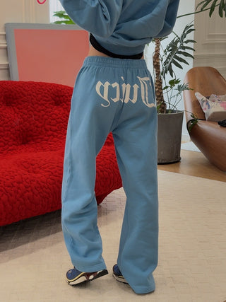SPORTY & RICH X JUICY COUTURE - Juicy Emblem Wide Sweatpant in Sky Blue