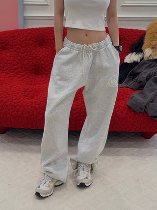 SPORTY & RICH X JUICY COUTURE - Juicy Emblem Wide Sweatpant in Heather Gray