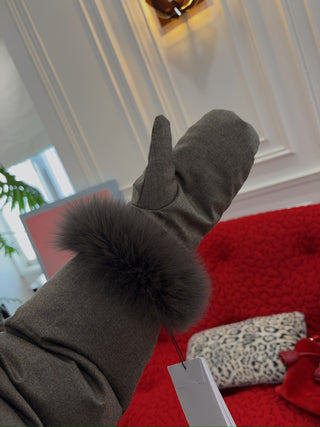 YVES SALOMON - Short down jacket with detachable fox fur collar and mittens