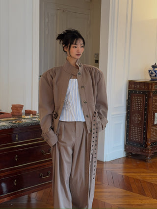 THE MANNEI - Tailored Jacket in Beige