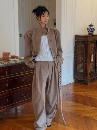 THE MANNEI - Tailored Jacket in Beige