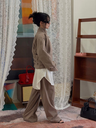 THE MANNEI - Tailored Jacket in Beige