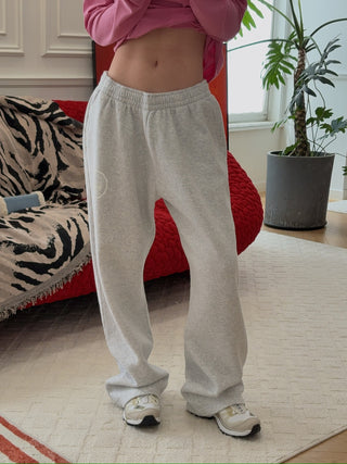 SPORTY & RICH X JUICY COUTURE - Juicy Emblem Wide Sweatpant in Heather Gray