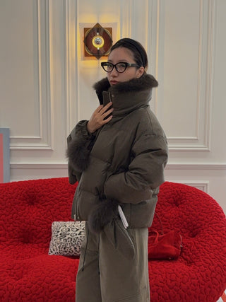 YVES SALOMON - Short down jacket with detachable fox fur collar and mittens