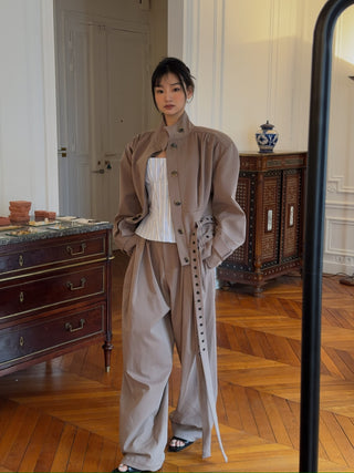 THE MANNEI - Tailored Jacket in Beige