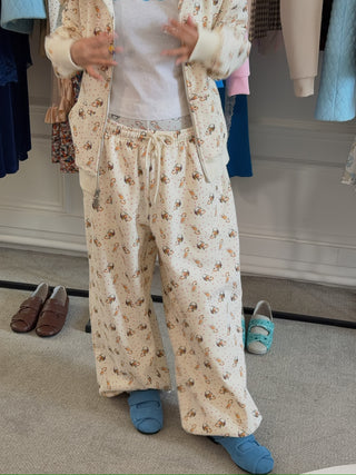 ASHLEY WILLIAMS - Joggers  in Peach Deer