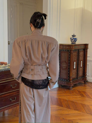 THE MANNEI - Tailored Jacket in Beige