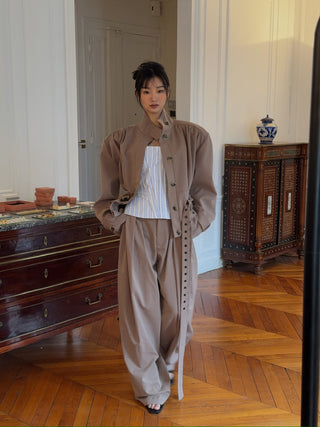 THE MANNEI - Tailored Jacket in Beige