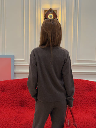 SPORTY & RICH - SRC Cashmere V-Neck Sweater in Toffee