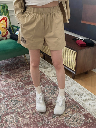 SPORTY & RICH - H&W Crest Poplin Short in Light Tan