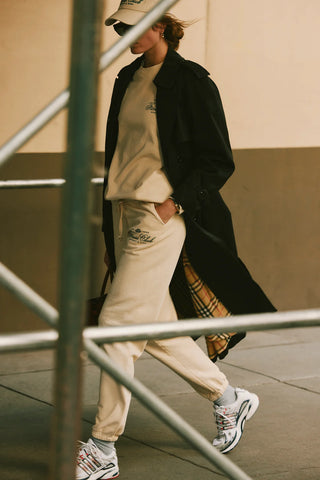 SPORTY & RICH - Fitness World Sweatpant in Cream