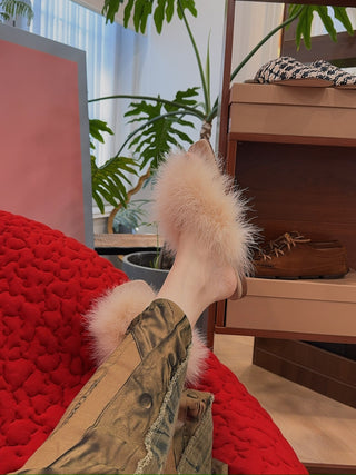 SLEEPER - POM SLIDES WITH FEATHERS / CREAM