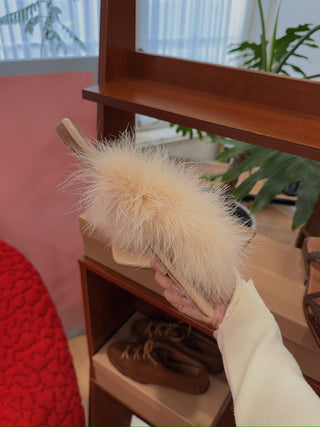 SLEEPER - POM SLIDES WITH FEATHERS / CREAM