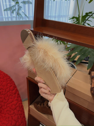 SLEEPER - POM SLIDES WITH FEATHERS / CREAM