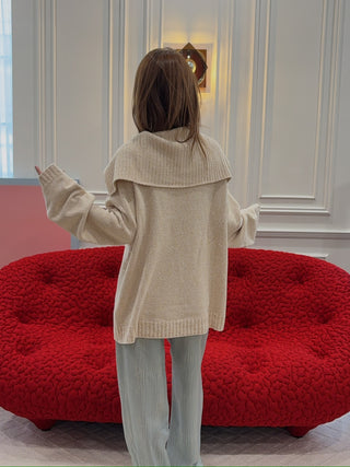 AERON - Collar Detail in Creme Melange