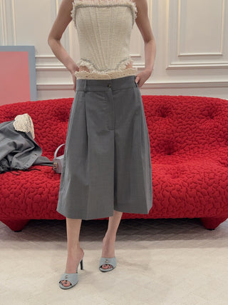THE MANNEI - Wool Bermuda Shorts in Grey